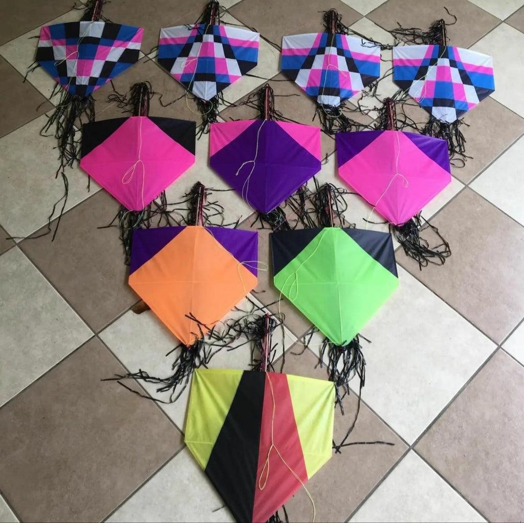 KIT COMPETITIVO CARRETILHA 19 POLEGADAS CATRACADA + 3 MIL JDS FIO 10 DE 4P BLINDADA + 30 PIPAS SORTIDAS 55 CM