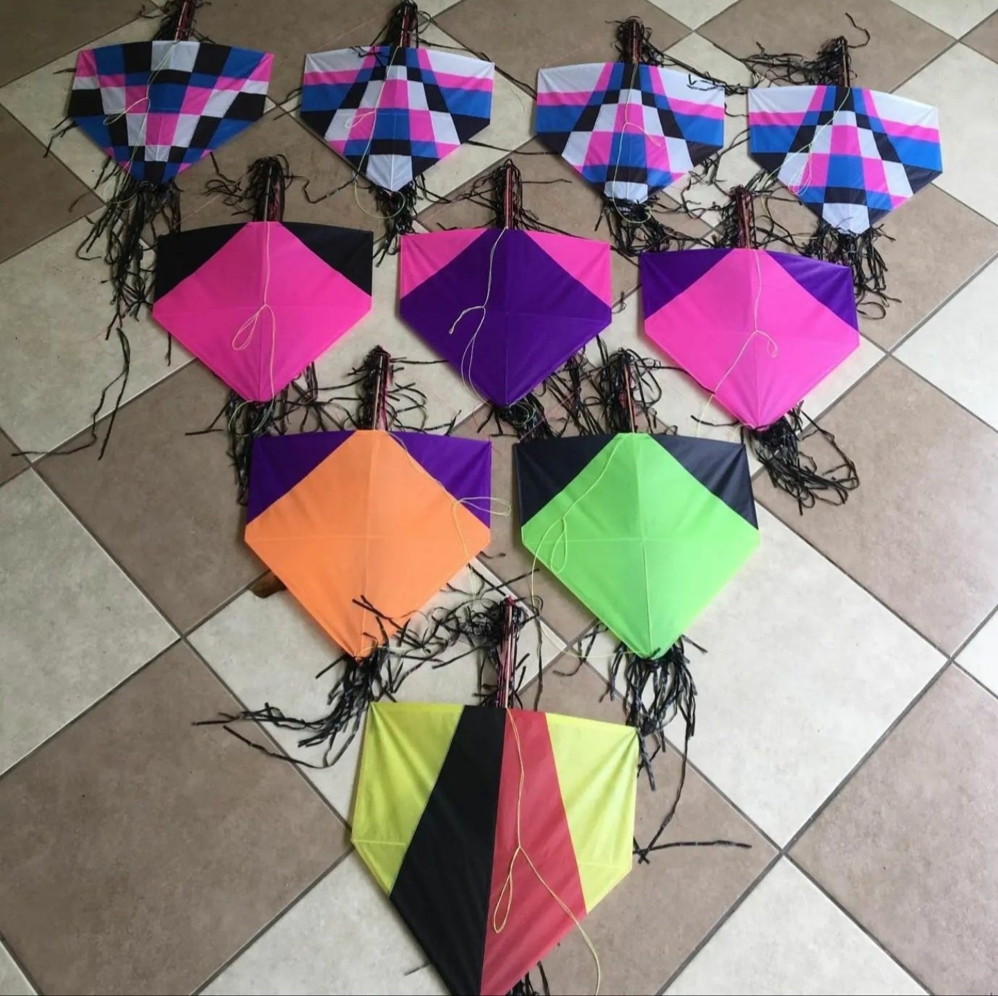 KIT COMPETITIVO CARRETILHA 19 POLEGADAS CATRACADA + 3 MIL JDS FIO 10 DE 4P BLINDADA + 30 PIPAS SORTIDAS 55 CM