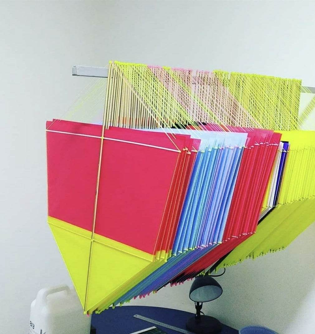 100 UNIDADES DE PIPAS 45 CM SORTIDAS